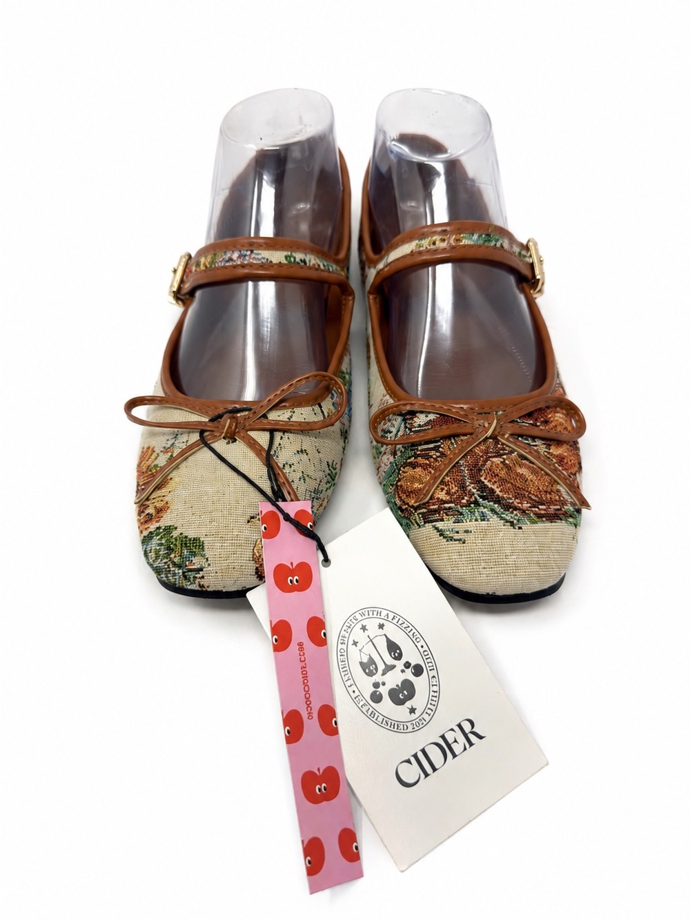 NWT CIDER Floral Tapestry Mary Jane Ballet Flats Bows Buckles Size 9
